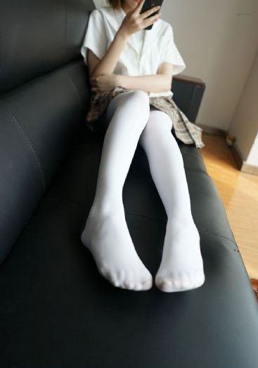 她在丈夫面前被耍了葵司