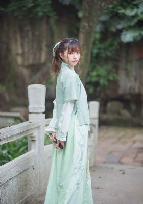王李丹妮—路向西未删减版