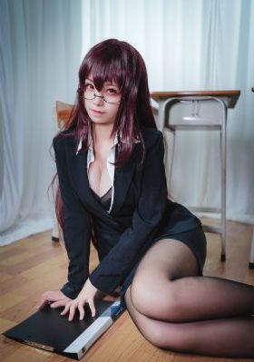 啊～嗯去教室里做h被发现