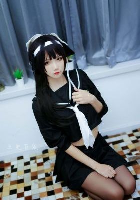 美女和老师拔萝卜
